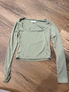 long sleeve crop top